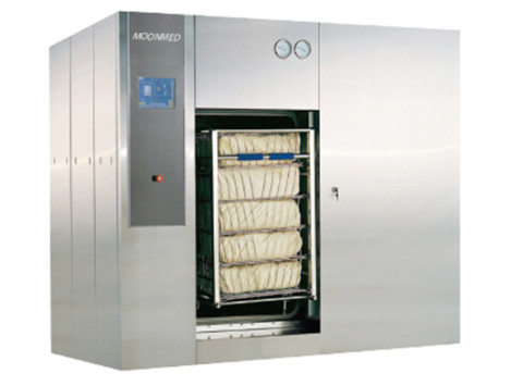 LARGE HORIZONTAL AUTOCLAVE